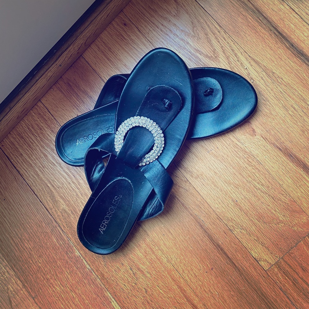 Cute dressy black sandals size 8. Aerosoles